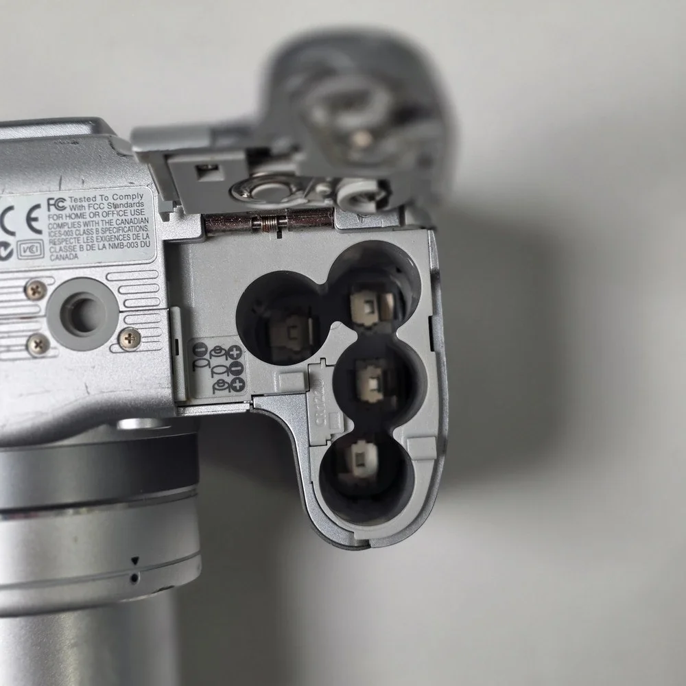 Canon PowerShot S2 IS Digital Camera‎ 5.0MP 12x Zoom PC1130 FOR PARTS ONLY